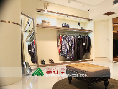 東門服裝店裝修案例